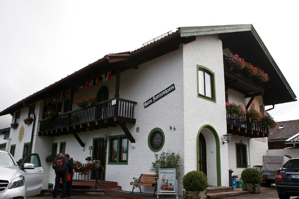 רוהפולדינג Ferienwohnungen Gaestehaus Sonnenkreis מראה חיצוני תמונה