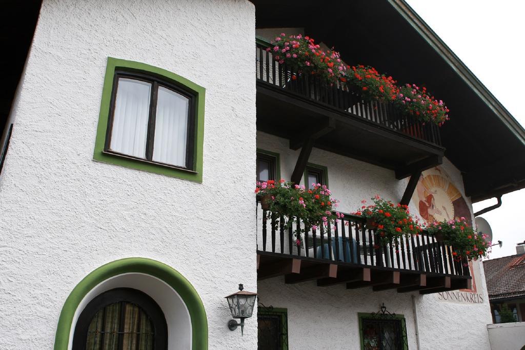 רוהפולדינג Ferienwohnungen Gaestehaus Sonnenkreis מראה חיצוני תמונה