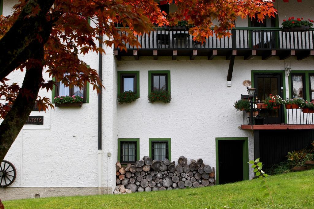 רוהפולדינג Ferienwohnungen Gaestehaus Sonnenkreis מראה חיצוני תמונה
